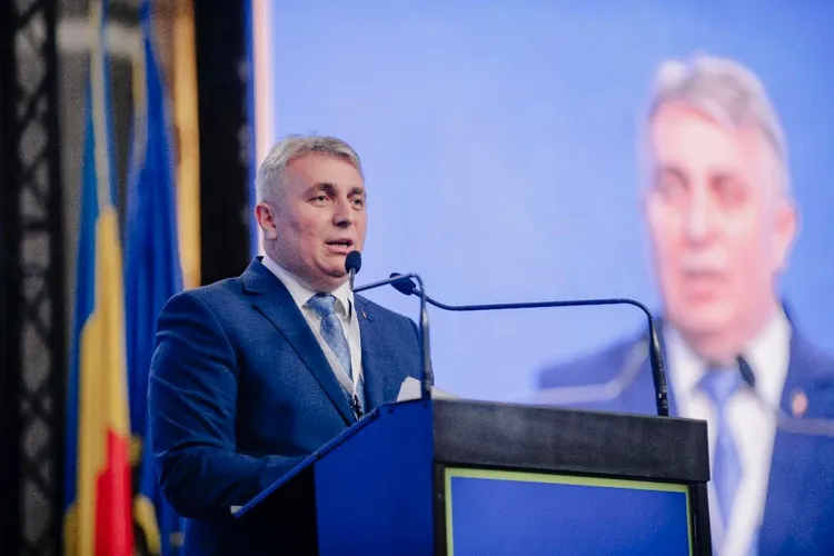 Românul care ajută hackerii ruși arestat (sursa: Facebook/LucianBode)