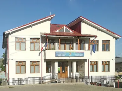 Viața la țară: mama și-a ucis fetița de opt luni lovind-o repetat de podea, în casă