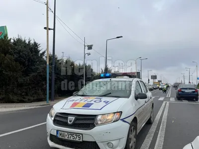 Copil lovit pe trecerea de pietoni de o mașină de poliție Foto: Replica Online