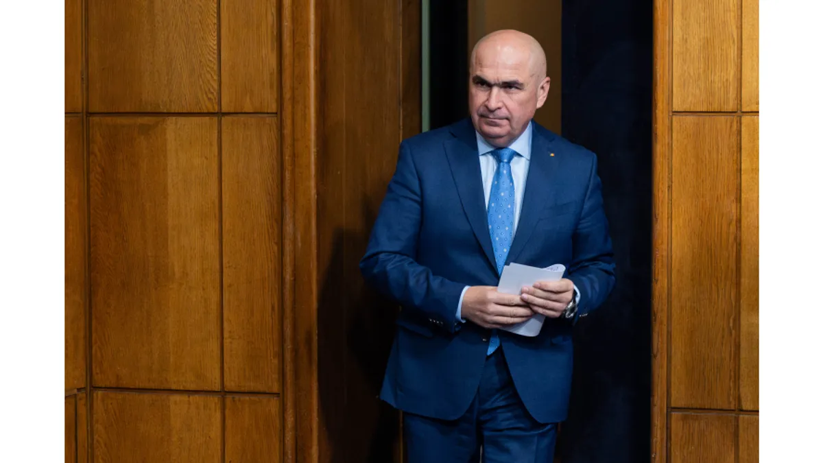 Bolojan i-ar duce flori judecătoarei care s-a pensionat la 60 de ani Foto: Guvernul României