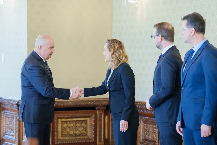 Lasconi desființează proiectele lui Bolojan și-l amenință pe Nicușor Dan Foto: Facebook Elena Lasconi