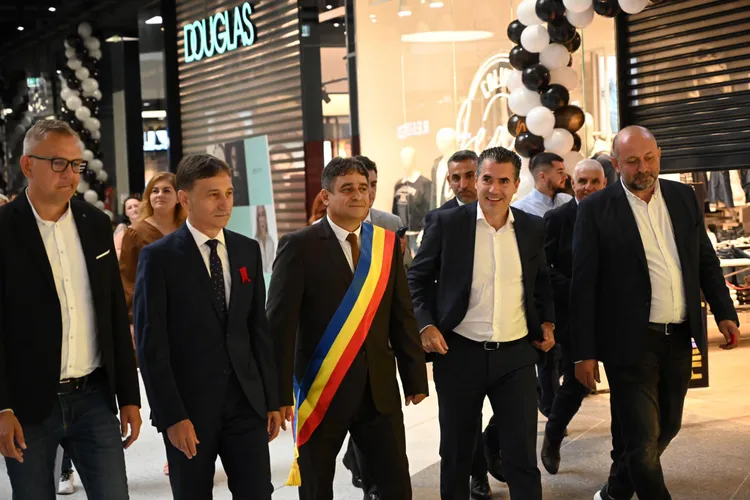 Primarul USR din Alba Iulia, semne că vrea să se lase racolat de PSD Foto: Facebook