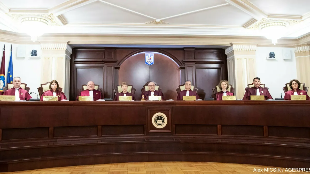 CCR: pensiile „de serviciu” nu pot fi diminuate sub nici o formă