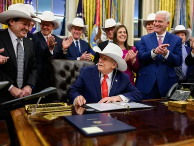 Donald Trump dă în judecată BBC (sursa: Facebook/The White House)