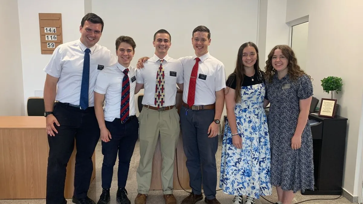 Cum văd poligamia mormonii din România (sursa: ziaruldeiasi.ro)