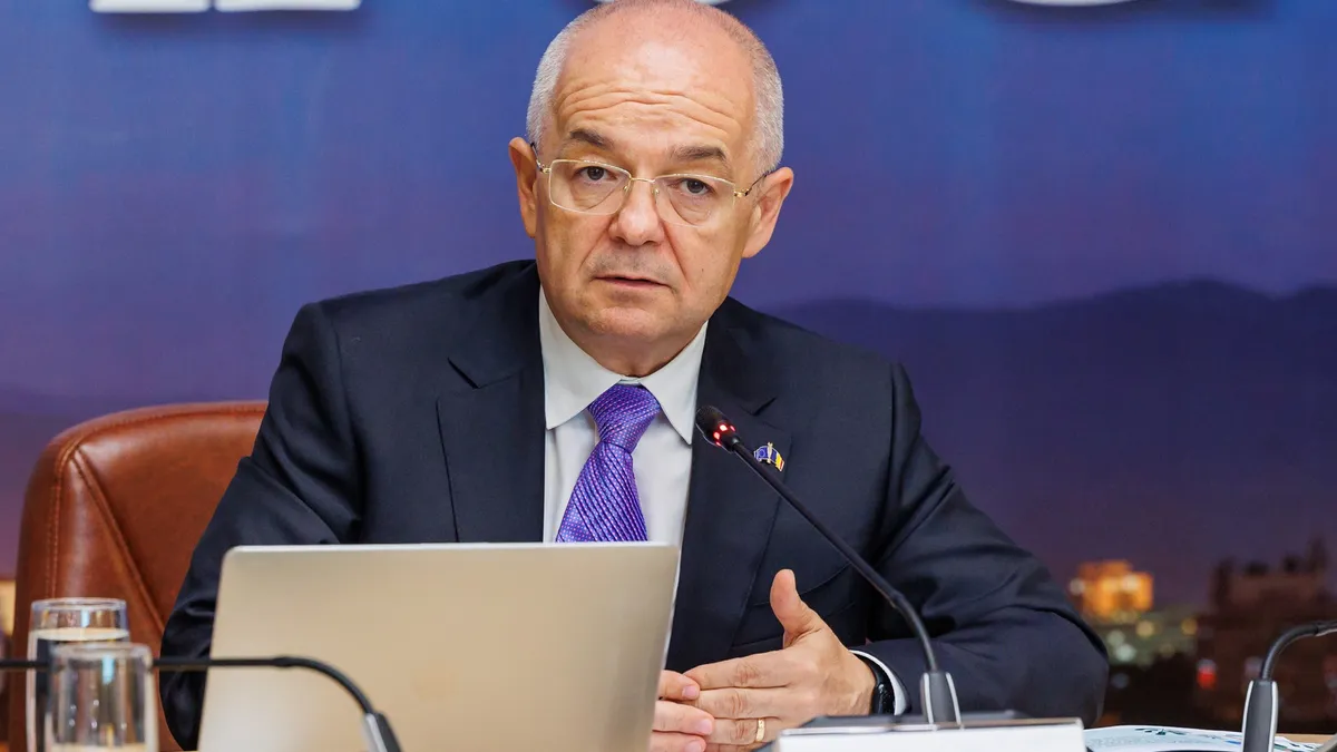 Boc: „Instituțiile nu funcționează, statul nu este puternic