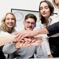 Noua lege a salarizării aduce bonusuri pentru bugetari: cine va fi evaluat drept „angajat de top”