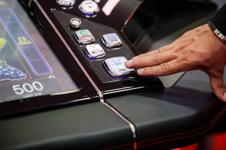 Păcănelele, o afacere profitabilă în România (sursa: Inquam Photos/George Călin)