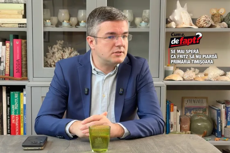 VIDEO Invitat la podcastul „Cum e, de fapt?”, ministrul USR al Economiei, Irinel Darău, îi cere lui Bolojan să elibereze Brașovul de Scripcaru și Veștea