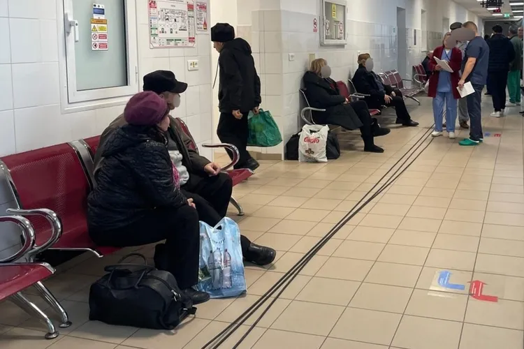 Aglomerație la Urgențe, români fără asigurare (sursa: ziaruldeiasi.ro)