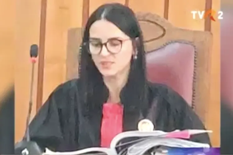 Judecătoarea șpăgară și drogată de la Suceava are trei copii minori în întreținere, dar își punea casa și la dispoziția altor drogați