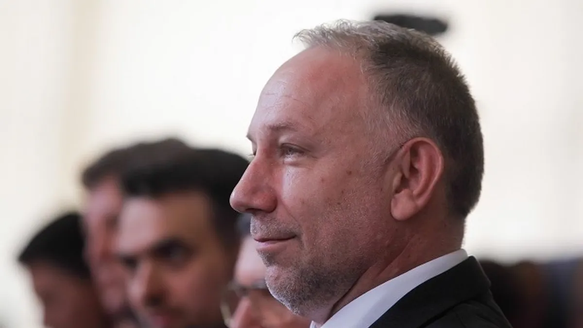 Cum a ajuns un plagiator ca Bogdan Licu să încaseze de la stat 13.500 euro/lună Foto: Inquam/George Calin