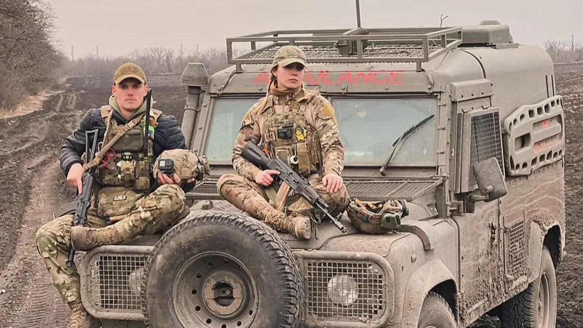 O ucraineancă de 25 de ani, ex-bancher pe Wall Street, s-a întors ca să salveze răniții Foto: Instagram