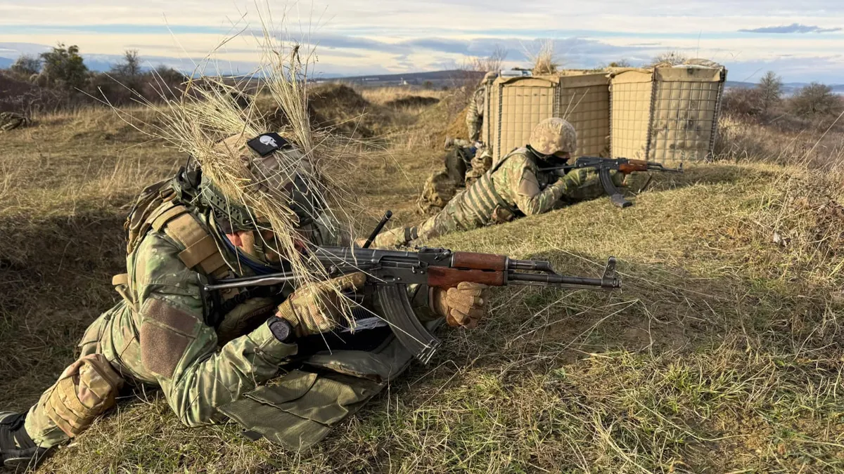 Miruță acuză licitații trucate la MApN de zeci de milioane de lei pentru containere militare. Firma are contracte de sute de milioane cu statul (sursa: Facebook/MApN)