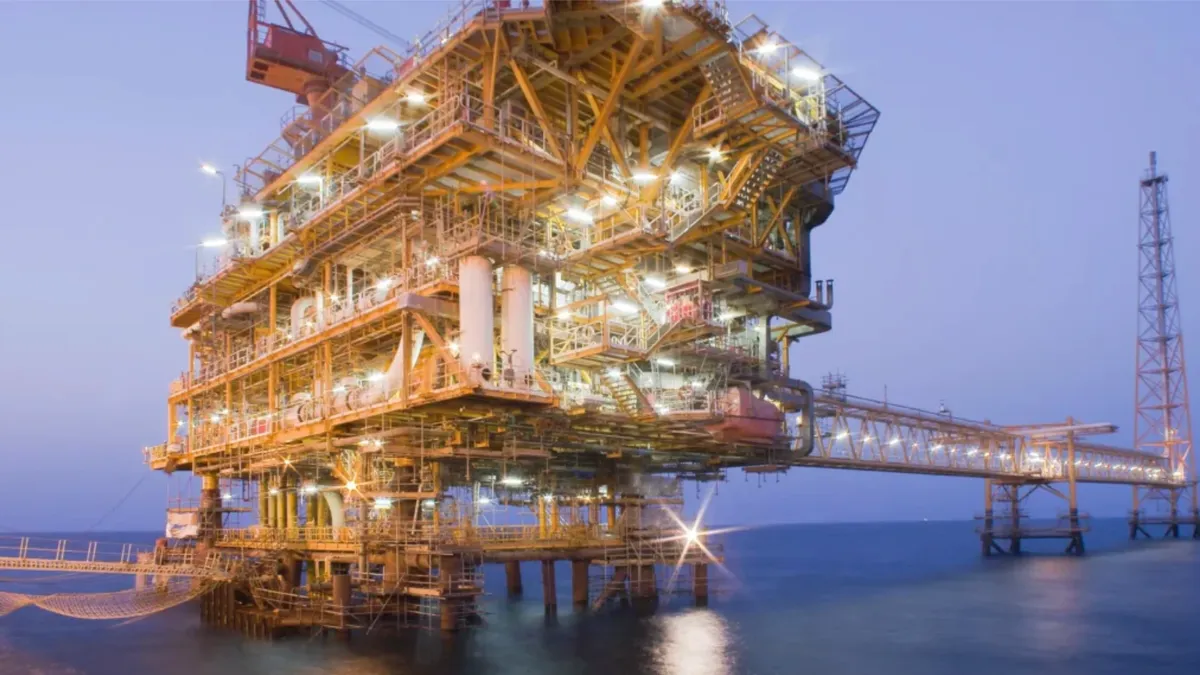 Israel atacă zăcământul South Pars din Iran (sursa: rogtecmagazine.com)