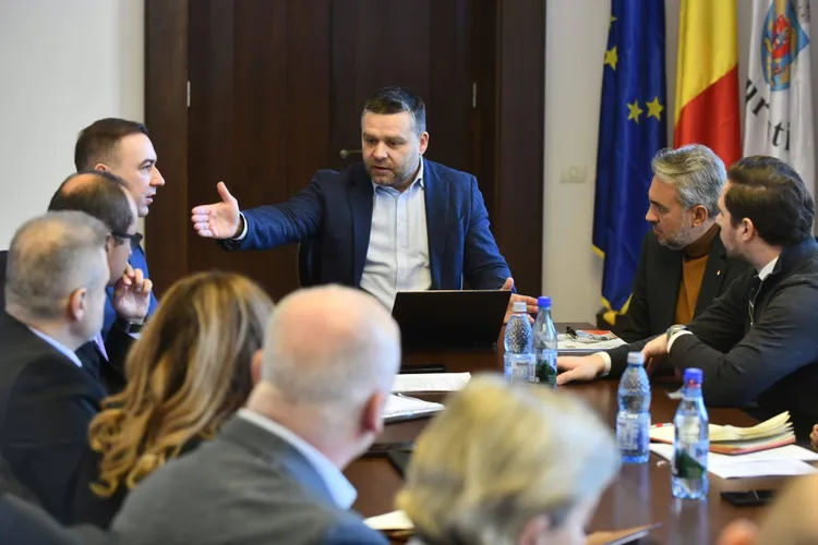 Primarul Ciucu vrea să crească masiv chiria pentru apartamentele primăriei Foto: Facebook