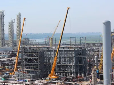 Rafinărie rusească lovită de drone ucrainene (sursa: oilandgasrefining.ru)