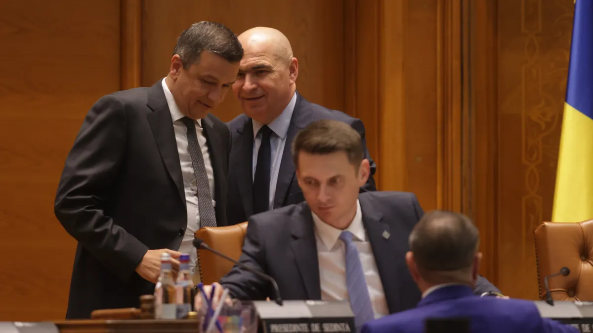 Guvernul Bolojan va taxa de două ori pensiile private ca să strângă bani pentru monopolul CNAS Foto: Inquam/George Calin