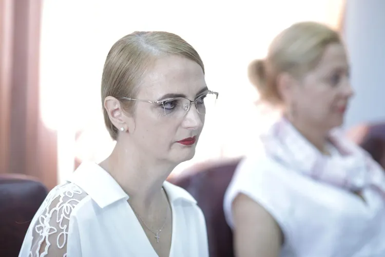 Lia Savonea confirmă telefonul către Curtea de Apel București din timpul conferinței de presă (sursa: Inquam Photos/Octav Ganea)