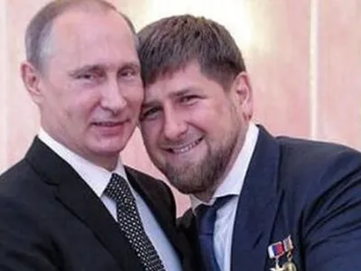 Kadârov, cecenul favorit de la curtea lui Putin, face box cu echipamente Louis Vuitton Foto: Kremlin.ru