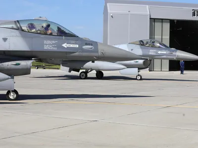 Oficial: piloți ucraineni, instruiți în România (sursa: Facebook/Forţele Aeriene Române)