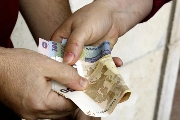 Funcționara Gina lua șpagă la Primărie (sursa: ziaruldeiasi.ro)