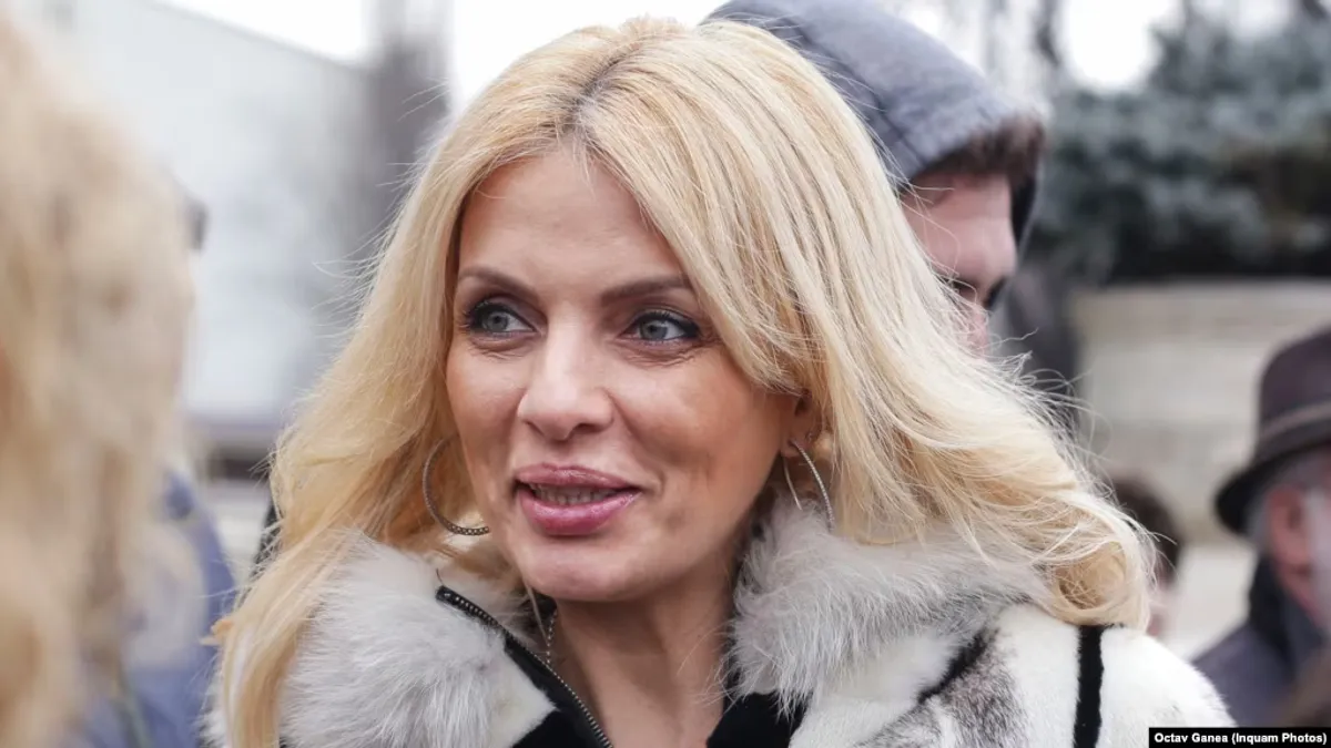 Laura Vicol cere ca Iliescu să nu mai fie atacat „pentru că există copii” Foto: Inquam/Octav Ganea