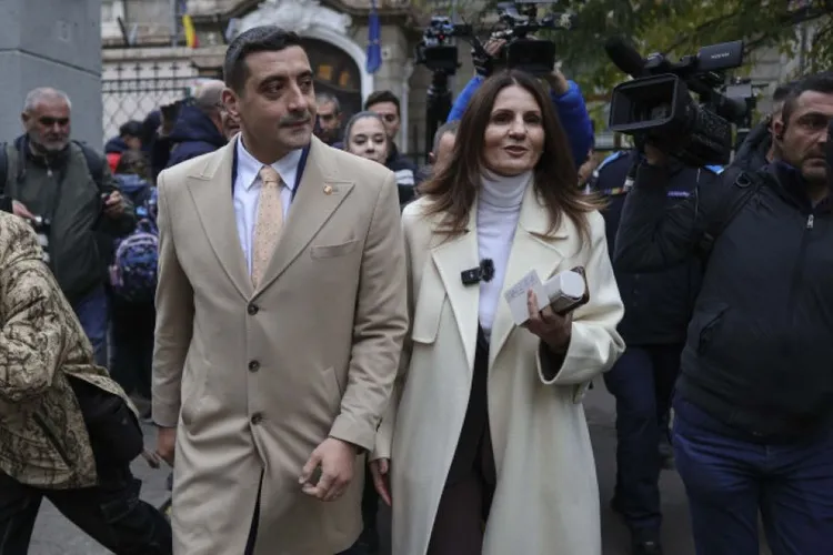 După Călin Georgescu, și Simion critică Realitatea TV pentru că a susținut guvernul Veștea. AUR dă zeci de mii de euro pe lună către acest post