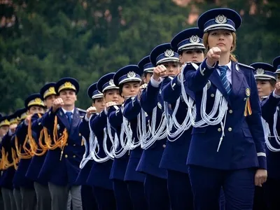 Poliția Română are puține angajate femei (sursa: Facebook/Poliția Română)