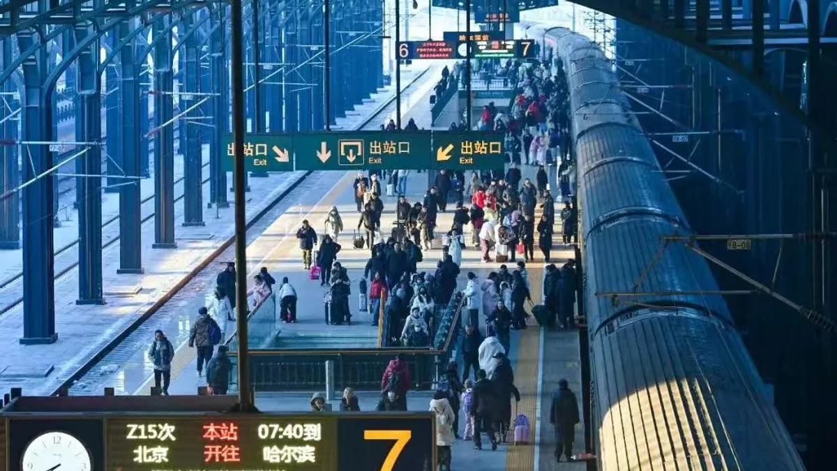 Pasagerii unui tren de mare viteză din China, blocați cinci ore fără curent într-un tunel Foto: China Railways