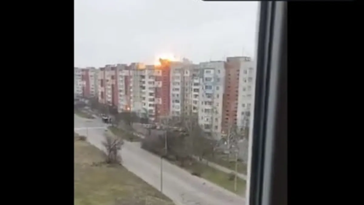 Rușii continuă să atace civilii ucraineni. Blocuri din Herson, lovite de rachete rusești. Sursă: Twitter NEXTA 