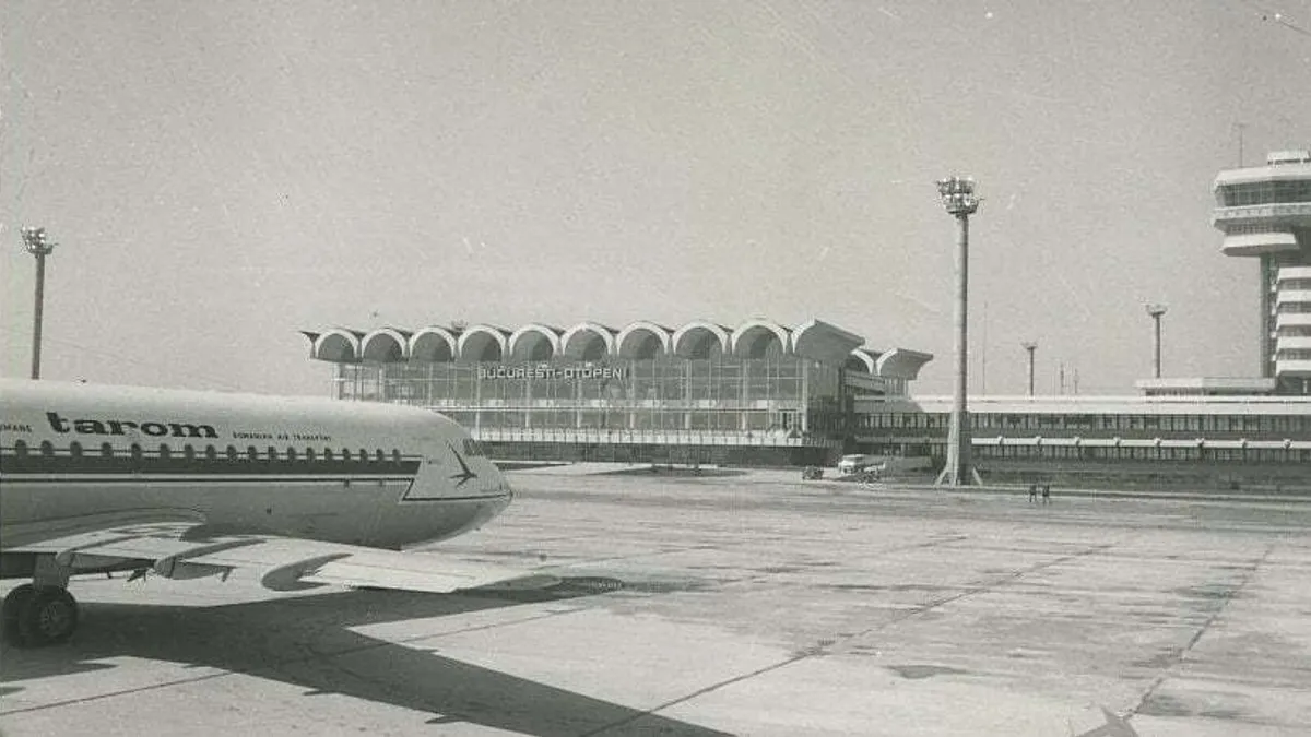 Cursa Bruxelles-București, deviată ca să ia 4 europarlamentari Foto: Facebook Tarom