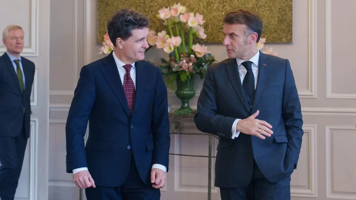 Nicușor Dan participă la Coaliția Voinței (Paris) (sursa: Facebook/Nicușor Dan)