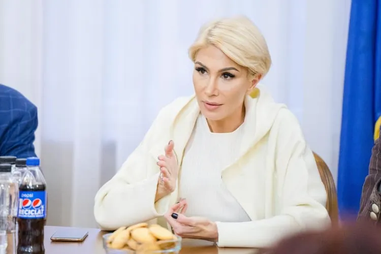 Tentativă de a păcăli Comisia Europeană, spune Raluca Turcan despre actuala formulă de reducere a pensiilor speciale Foto: Facebook