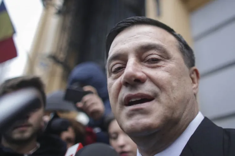 "Socrul Biancăi Drăgușanu, săltat de DNA" (sursa: Inquam Photos/Octav Ganea)