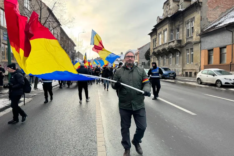 Avalanșă de ironii, după ce Dan Tanasă a cerut ca românii să refuze coletele livrate de străini Foto: Facebook