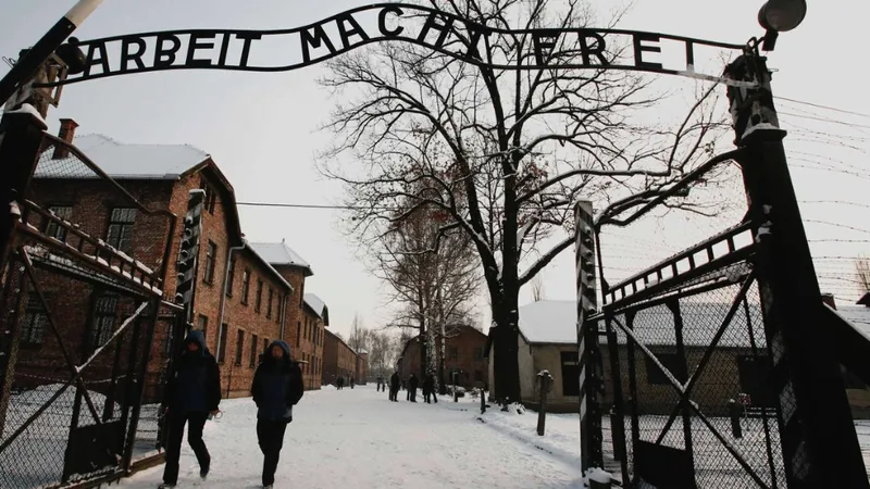 Ziua Internațională de Comemorare a Holocaustului. În imagine, fostul lagăr de la Auschwitz (sursa: spiegel.de)