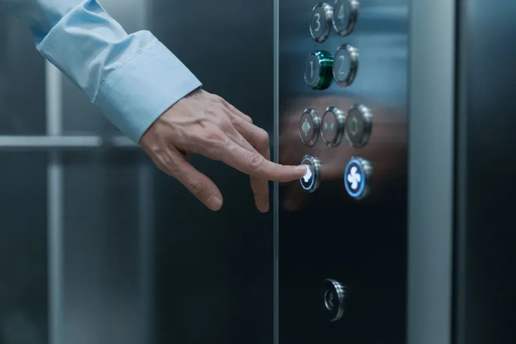 Lifturi plătite de stat pentru blocurile vechi: cine va beneficia de programul „Lift pentru viață” din 19 august 2026