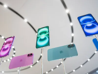 Lansarea noii generaţii de telefoane iPhone (sursa: Facebook/INQUIRER.net)