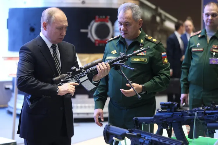 Putin trăiește cu frică pentru viața sa, pe măsură ce armata sa pierde teren, spune, în The Times, un consilier al președintelui Zelenski