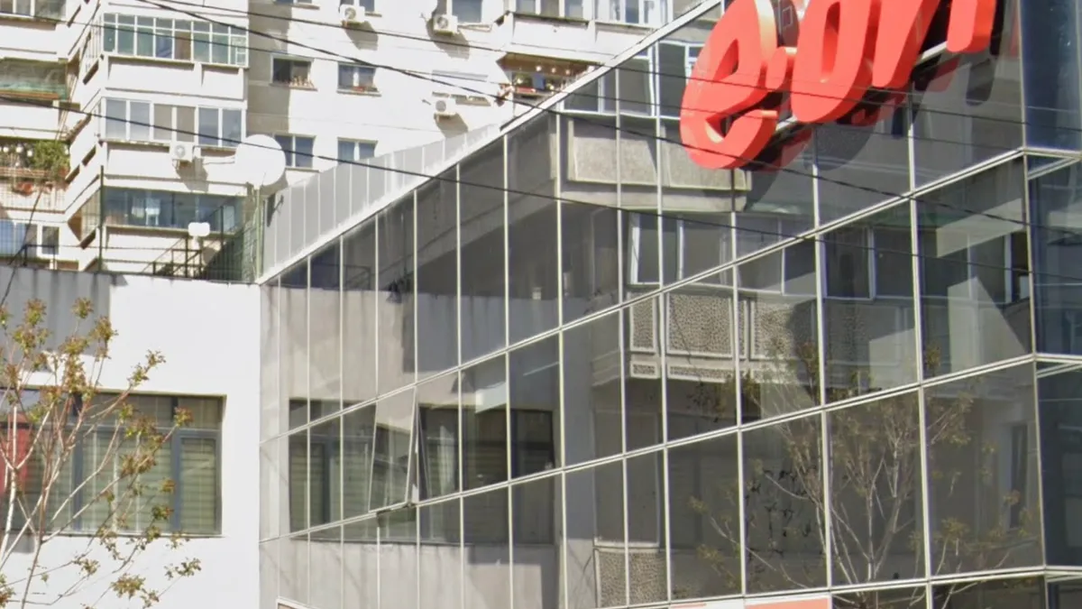 Vibrațiile unui aparat de aer condiționat au generat un proces întins pe trei ani (sursa: Google Maps)