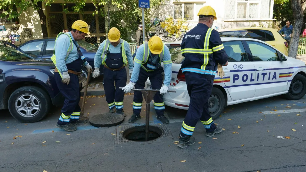 Conductă de gaz, avarie în centrul Capitalei (sursa: Inquam Photos/Tudor Pană)