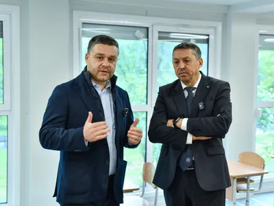 Ciucu a primit în audiență „un tip” cu Porsche luat din banii unui institut de cercetare Foto: Facebook