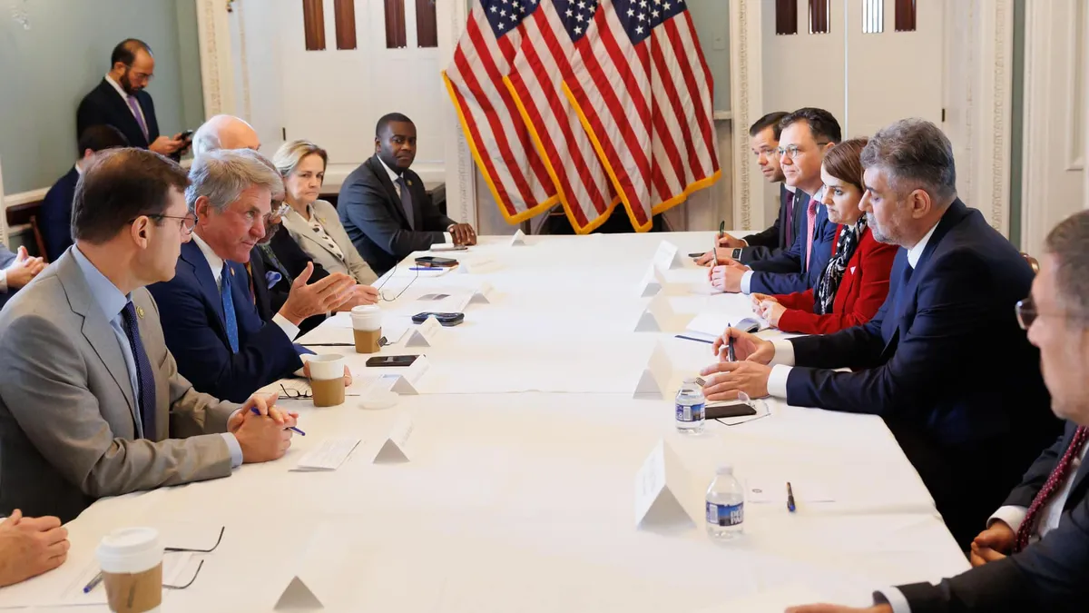 Ciolacu, ignorat total de presa americană (sursa: Facebook/Marcel Ciolacu)