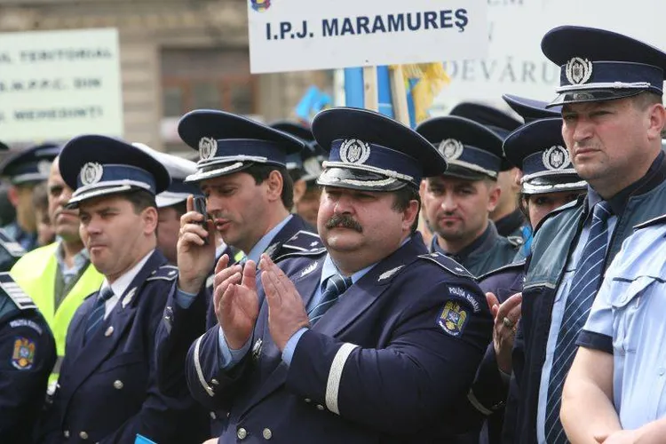 Bode îi îndoapă pe polițiști Foto: Blog CCSI