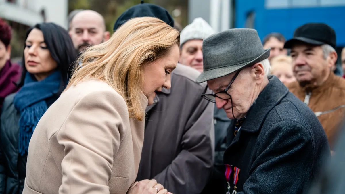 Lasconi îl zdrobește pe Călin Georgescu Foto: Facebook