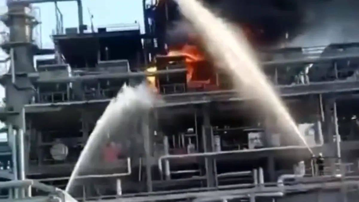 Incendiu a rafinăria rusă Novoşakhtinsk (sursa: captura video)