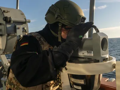 Fregată germană, survolată de avion rusesc (sursa: Facebook/Bundeswehr)