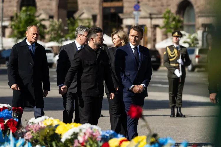 Macron, sceptic față de oferta Kremlinului (sursa: Facebook/Volodimir Zelenski)