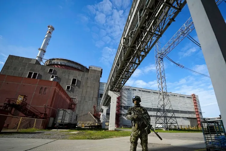 Centrala nucleară Zaporojie, atacată cu dronă (sursa: voanews.com)